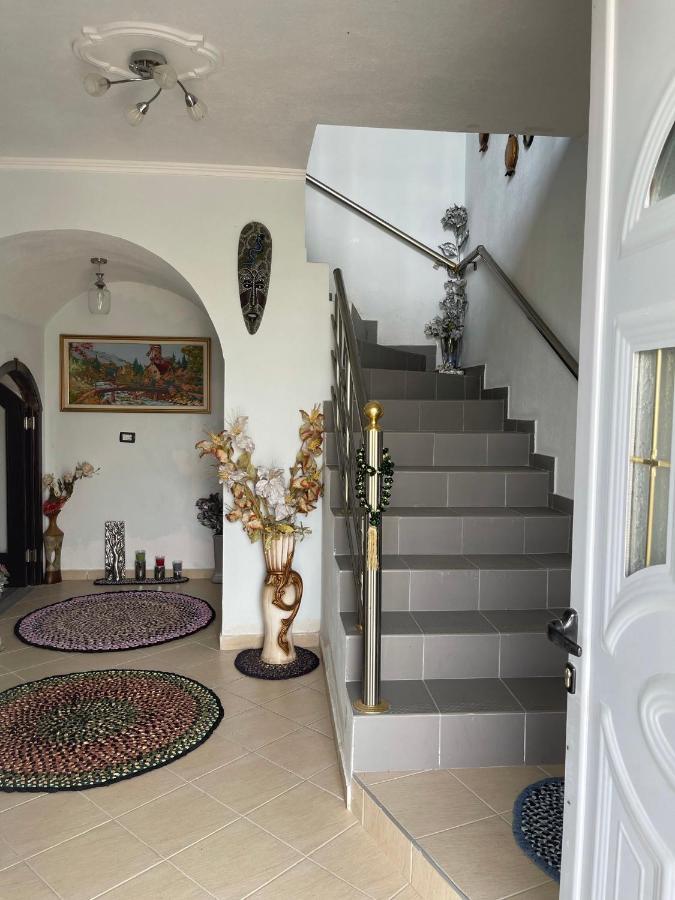 Ferienhaus Leka *