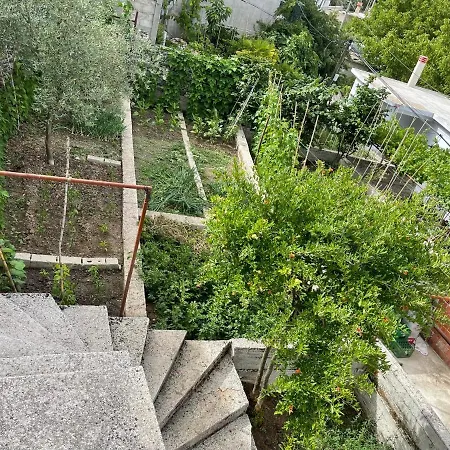 Leka Guesthouse Gjirokaster Exterior photo