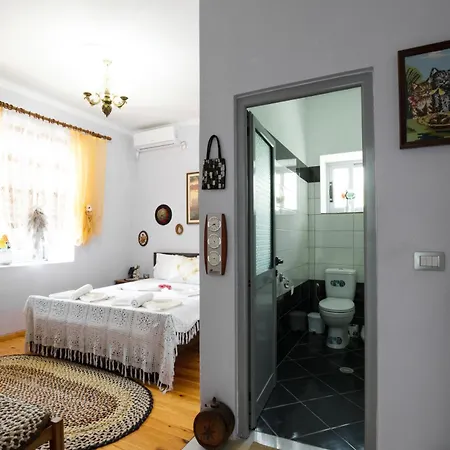 Leka Guesthouse Gjirokaster Exterior photo